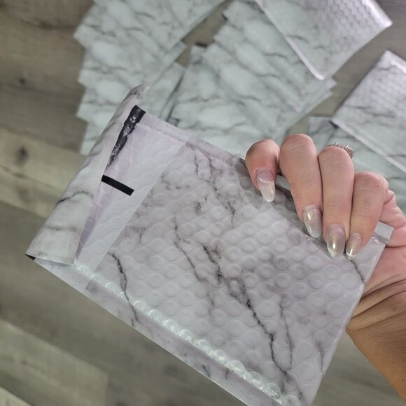 Marble-Print Bubble Mailers Set Of 37 - 5” x 7” Self-Seal Padded Envelopes - Picture 5 of 7